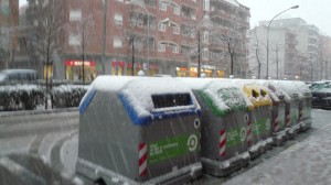 Els nous contenidors nevats. Per Alexandra Els nous contenidors nevats. Per Alexandra